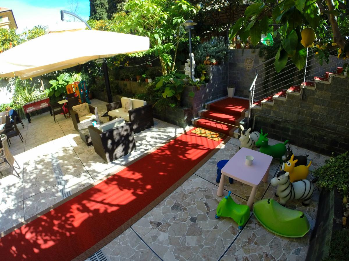 Hotel Villa Delibera Варацце Екстер'єр фото