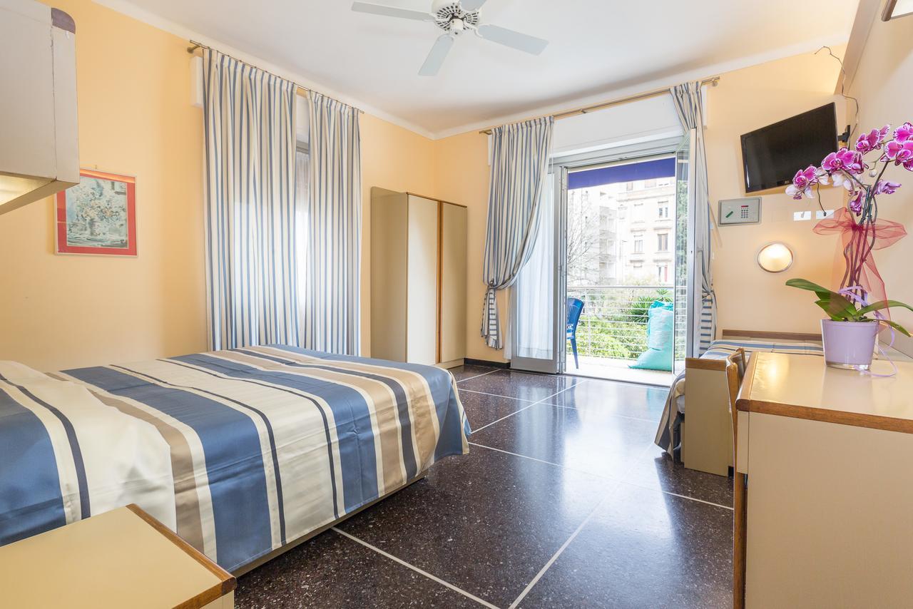 Hotel Villa Delibera Варацце Екстер'єр фото