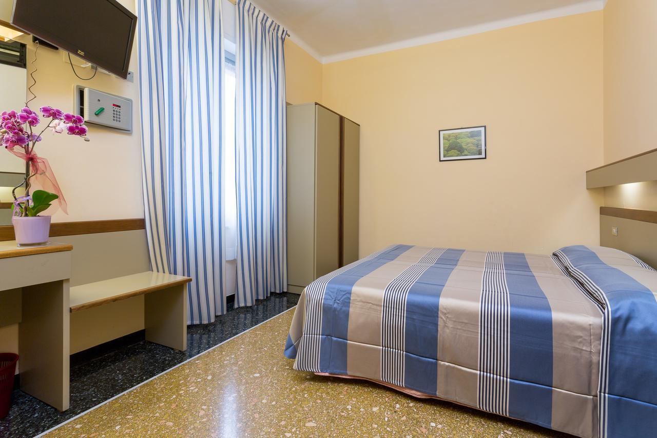 Hotel Villa Delibera Варацце Екстер'єр фото