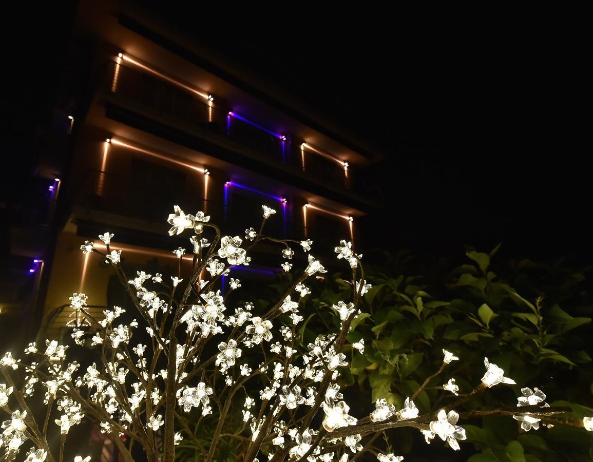 Hotel Villa Delibera Варацце Екстер'єр фото